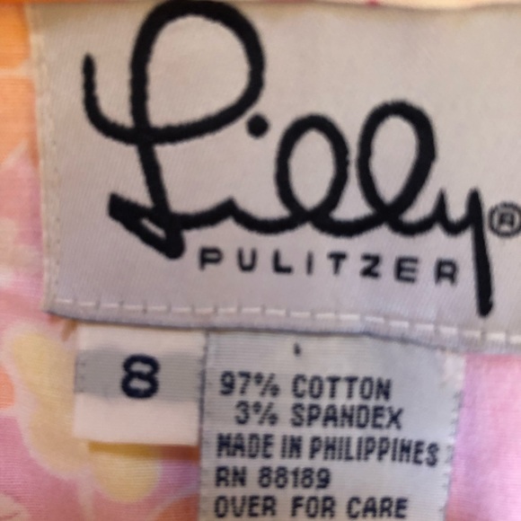 Lilly Pulitzer floral capri. Sits at the waist. Size 8 - Picture 6 of 6